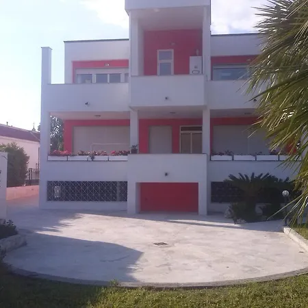 Zefiro Oda ve Kahvaltı 2*